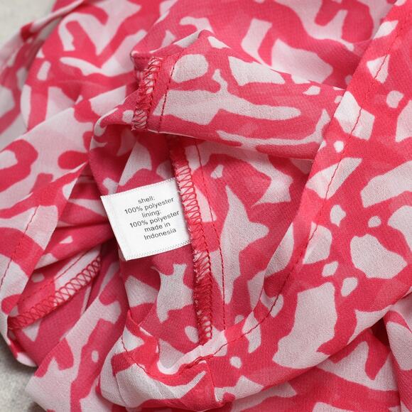 Lane Bryant Women Blouse Top V Neck Geometric Pink Plus Size 22 Polyester - Picture 8 of 8